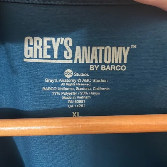 - #M93 extra large blue scrub top size XL GREYS ANATOMY - Picture 4 of 5